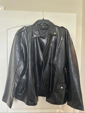 Men's Black Leather Bomber Jacket with Zip Details